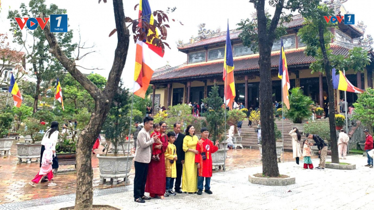 Thời sự 21h30 17/2/2026: Các hoạt động du xuân, lễ chùa đầu năm Bính Ngọ diễn ra trên khắp cả nước
