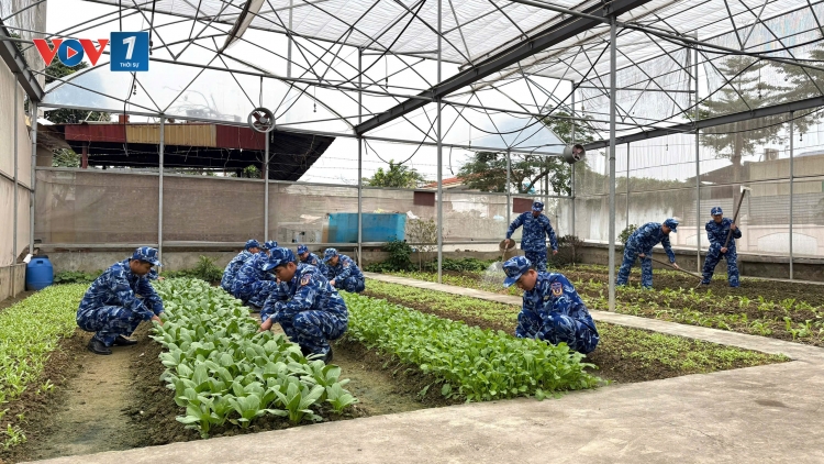 Hải đoàn 11 Cảnh sát biển: Chủ động bảo đảm hậu cần cho tàu trực Tết trên biển