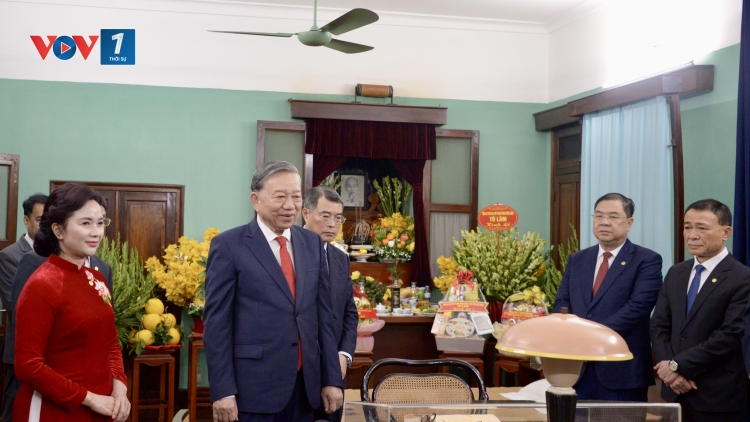 Thời sự 12h 16/2/2026: Tổng Bí thư Tô Lâm dâng hương tưởng nhớ Chủ tịch Hồ Chí Minh tại Nhà 67