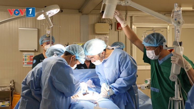 Bệnh viện Dã chiến 2.7 phẫu thuật cấp cứu thành công bệnh nhân viêm ruột thừa cấp