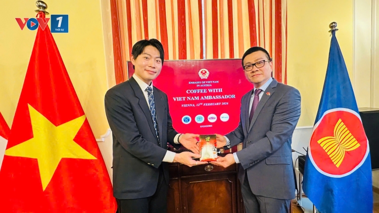 Lan tỏa câu chuyện Việt Nam qua sáng kiến “Cà phê với Đại sứ”