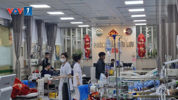 Gia tăng bệnh nhân nhập viện ngày mùng 3 Tết tại BV Bạch Mai