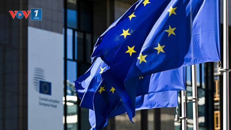 EU tìm cách tăng sức cạnh tranh: Đức kêu gọi bãi bỏ quy định, Pháp thúc đẩy liên minh năng lượng