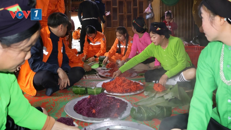 Thâm Pất sáng điện Tết này!