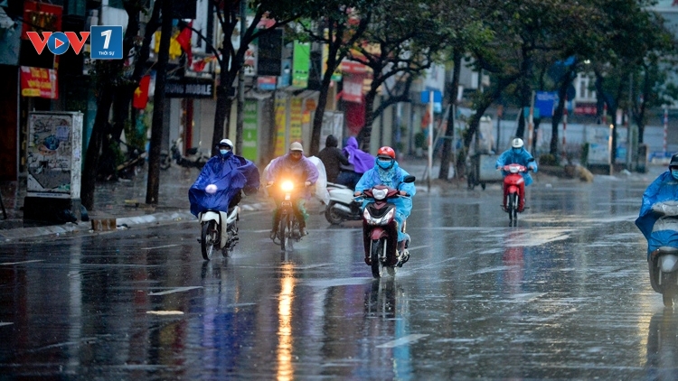 Thời tiết ngày 1/4: Miền Bắc mưa dông rải rác, Nam Bộ nắng nóng gia tăng