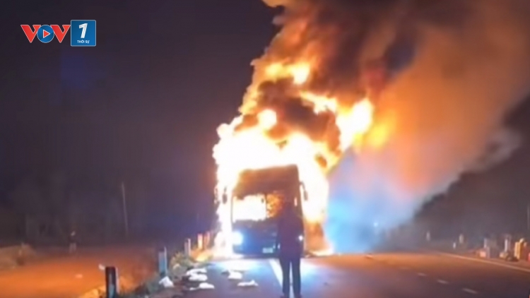 Xe khách cháy như đuốc trên đường tránh Đông Buôn Ma Thuột, 44 hành khách thoát nạn