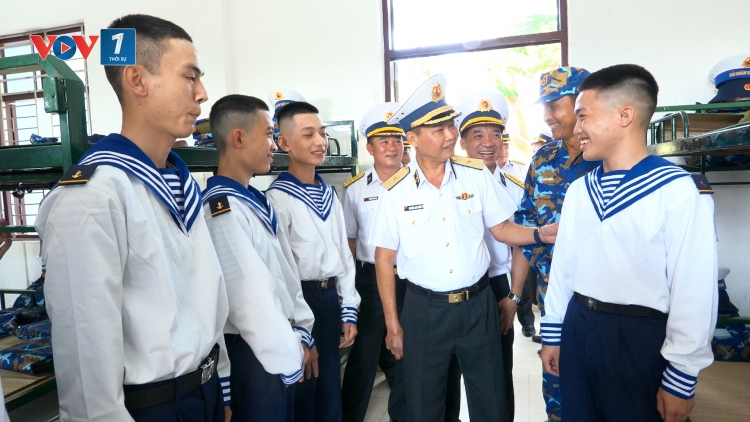 Tư lệnh Vùng 4 Hải quân kiểm tra công tác tiếp nhận và huấn luyện chiến sĩ mới