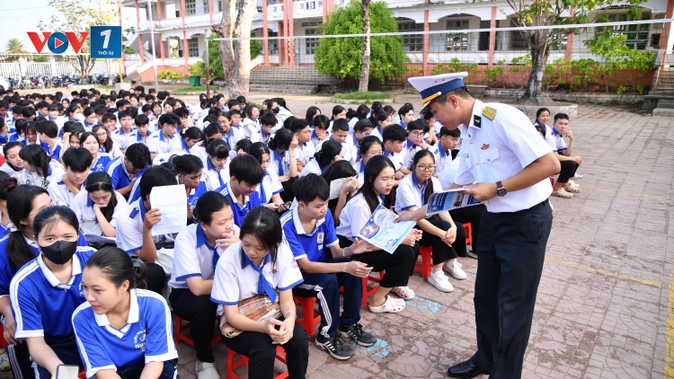 Lữ đoàn 175 đẩy mạnh tuyên truyền, thu hút nguồn nhân lực Hải quân năm 2026
