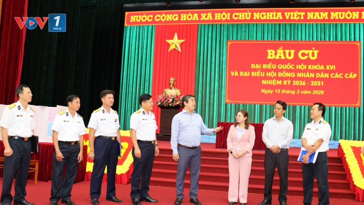 Kiểm tra công tác chuẩn bị bầu cử tại điểm bầu cử Học viện Hải quân