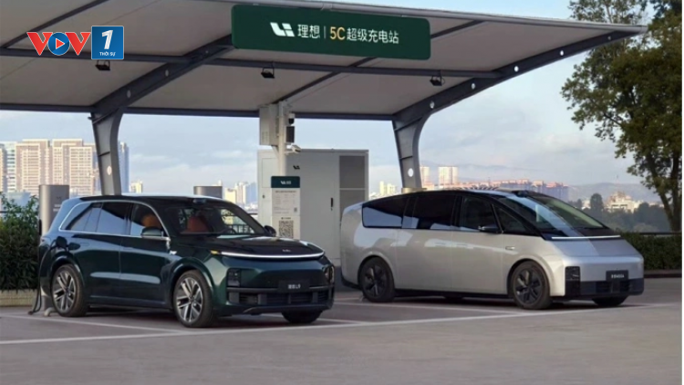 Mạng lưới trạm sạc xe điện lớn nhất thế giới: Cú hích giao thông xanh ở Trung Quốc
