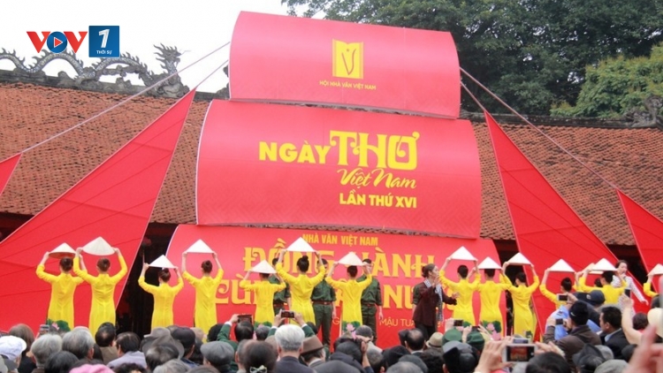 Nhân Ngày thơ Việt Nam bàn về việc gìn giữ giá trị thi ca giữa kỷ nguyên AI