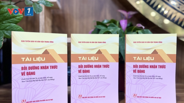 Cẩm nang định hướng phấn đấu vào Đảng cho quần chúng ưu tú