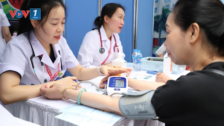 Thầy thuốc trẻ góp phần thay đổi nhận thức chăm sóc sức khỏe toàn dân