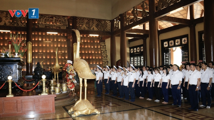 Lớp đảng viên mới Binh đoàn 20 về nguồn tại Địa đạo Củ Chi