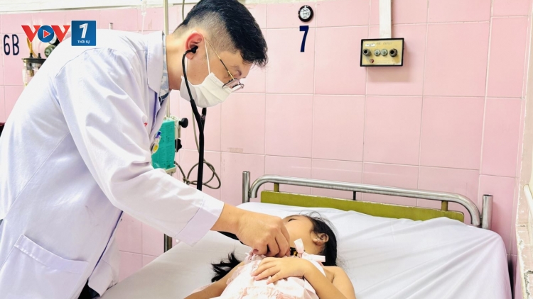 'Thủ phạm' khiến 266 học sinh Bình Quới Tây ngộ độc do bánh flan, canh bắp cải