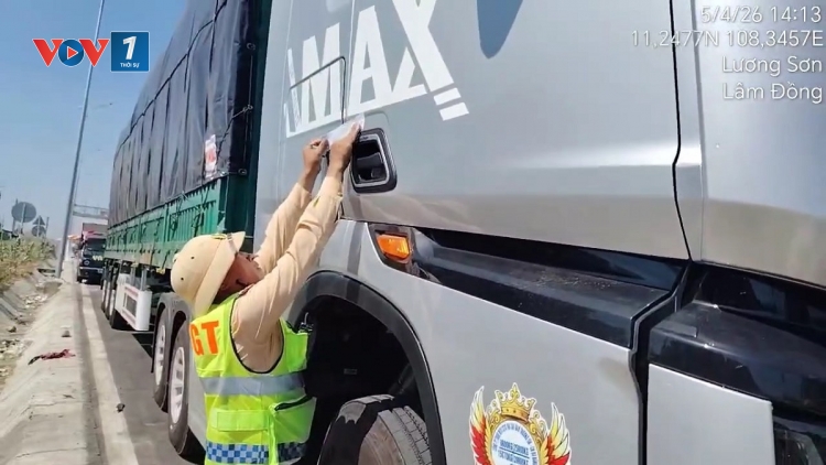 Xử phạt xe ô tô đầu kéo hơn 100 triệu đồng vì nhiều lỗi nghiêm trọng