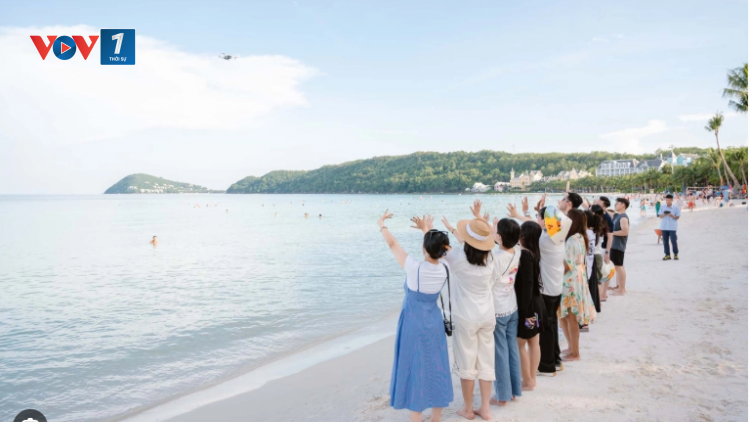 Du lịch nghỉ lễ: Làm mới điểm đến cũ thế nào khi người dân ngại "bay"?