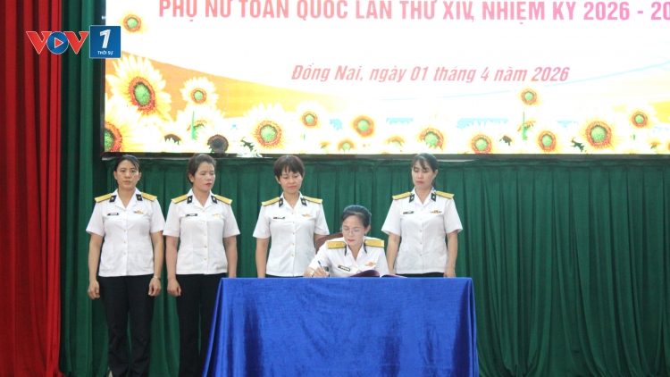 Phụ nữ Trung tâm BĐKT, Vùng 2 Hải quân" "Bản lĩnh, trí tuệ, kỷ cương, nhân ái"
