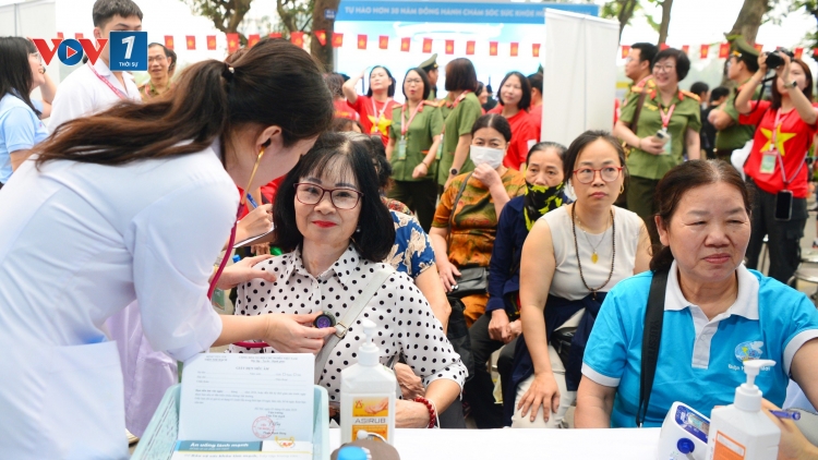 Lần đầu tiên tổ chức mít tinh phát động Ngày Sức khỏe toàn dân 7/4