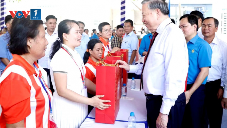 Chăm lo cho công nhân là nhiệm vụ chính trị quan trọng, lâu dài