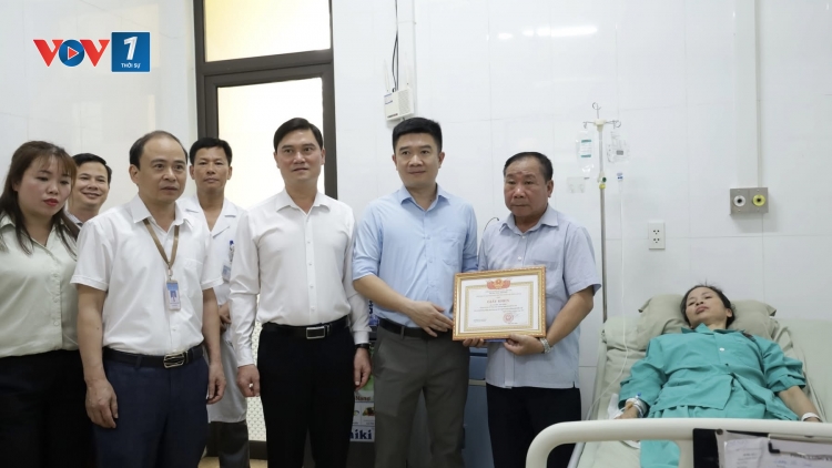 Lào Cai: Khen thưởng nữ công nhân dũng cảm cứu người trong thiên tai