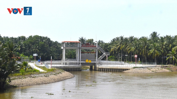 Vĩnh Long: Sẽ triển khai dự án kiểm soát nước Nam Bến Tre với 18 cống hở