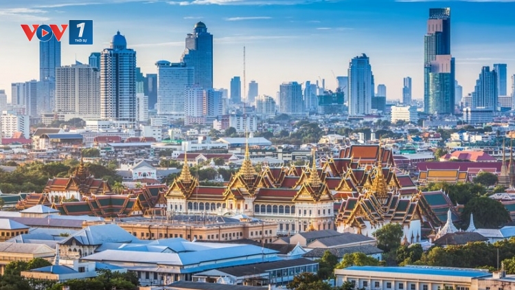 Cuộc đua Thống đốc Bangkok nóng lên với những cam kết cải cách đô thị