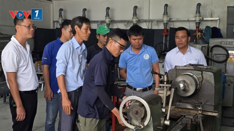 Giải bài toán nhân lực chất lượng cao bằng cơ chế "đặt hàng"
