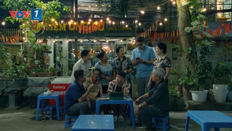 “Dưới ô cửa sáng đèn”: Lời tạm biệt những khu tập thể cũ trong dòng chảy đô thị