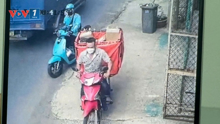 Truy bắt đối tượng trộm xe máy kèm thùng hàng của shipper ở Đồng Nai