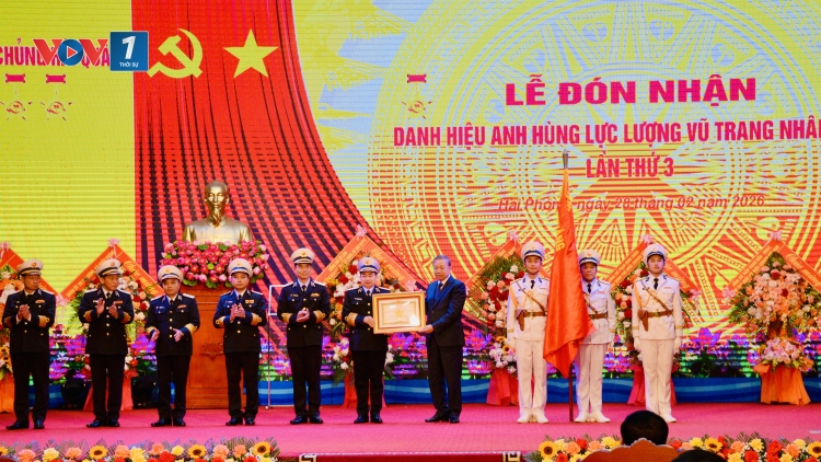 Tổng Bí thư trao danh hiệu Anh hùng Lực lượng vũ trang nhân dân tặng Quân chủng Hải quân 
