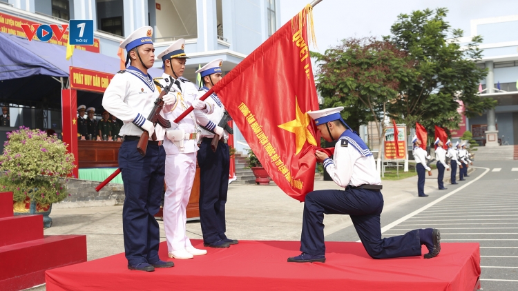 Dấu mốc trưởng thành của chiến sĩ mới Vùng 2 Hải quân