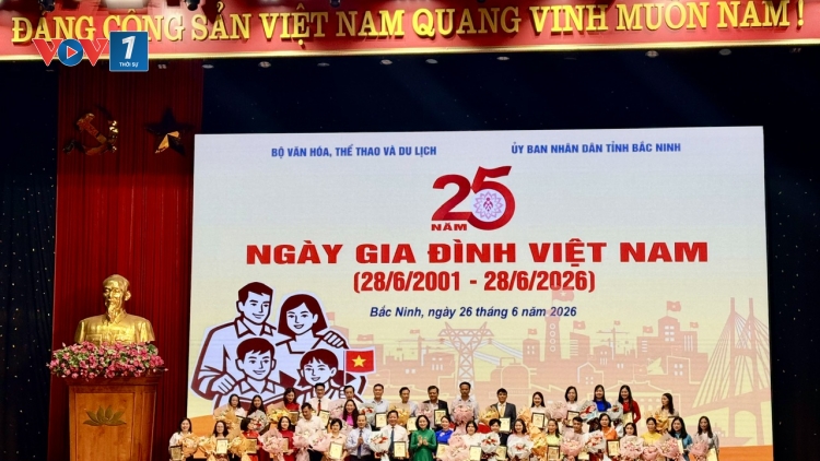 Kỷ niệm 25 năm Ngày Gia đình Việt Nam: Gia đình hạnh phúc là nền tảng của quốc gia thịnh vượng