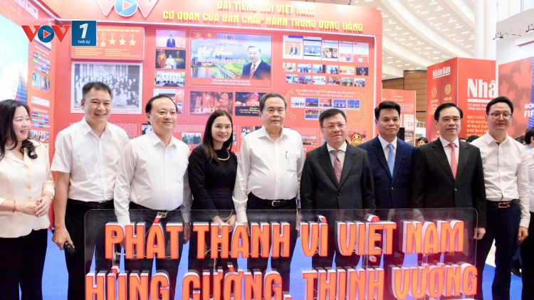 Chủ tịch Quốc hội Trần Thanh Mẫn thăm gian trưng bày báo chí tại Hội báo toàn quốc năm 2026