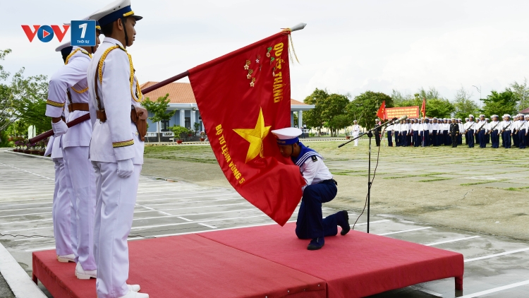 Tự hào ngày tuyên thệ của chiến sĩ mới Vùng 5 Hải quân