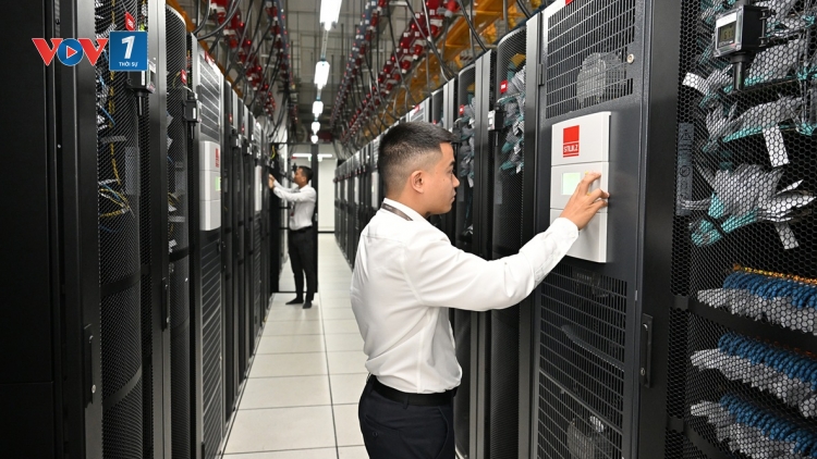 Viettel công bố trung tâm dữ liệu AI đầu tiên khu vực đạt chuẩn quốc tế Tier III