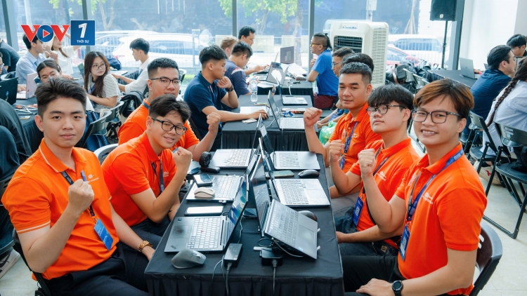 FPT mở hạ tầng AI, hỗ trợ thế hệ trẻ làm chủ công nghệ Make in Vietnam