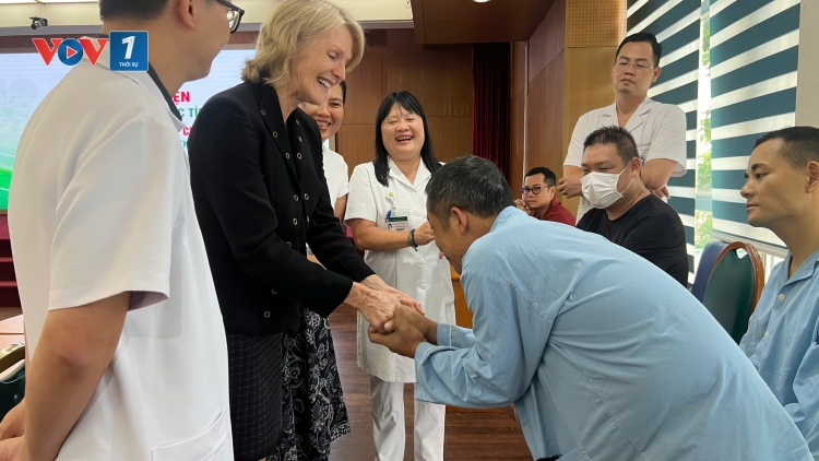 Bệnh viện Bạch Mai cứu sống ngoạn mục 2 bệnh nhân sốt rét ác tính nguy kịch