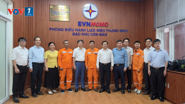 Đoàn khảo sát của Quốc hội làm việc với EVNHCMC về phát triển lưới điện thông minh