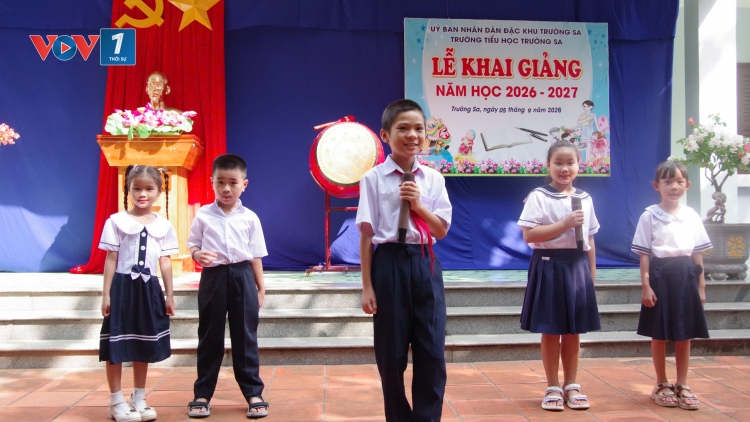 Đặc khu Trường Sa rộn ràng ngày khai giảng năm học mới