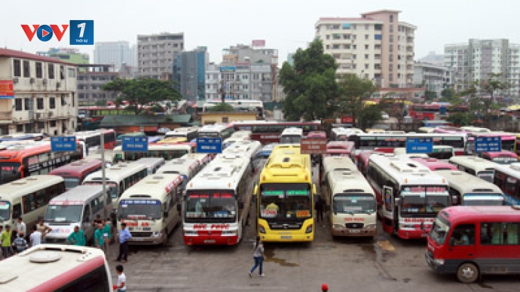 Hà Nội sẽ tăng cường hơn 2 nghìn 800 xe khách để phục vụ nhu cầu đi lại của người dân trong dịp nghỉ Tết Dương lịch và Nguyên đán Bính Thân 2016 (Thời sự trưa 30/12/2015)