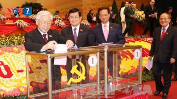 Sáng nay, các Đại biểu tham dự Đại hội Đảng lần thứ 12 tiến hành bỏ phiếu bầu 180 Ủy viên chính thức và 20 Ủy viên dự khuyết Ban Chấp hành Trung ương khóa 12 (Thời sự trưa 26/1/2016)