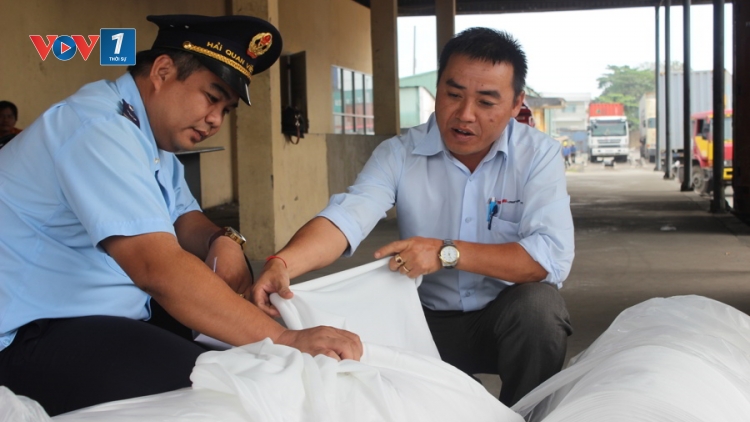 Thông tư số 37 của Bộ Công thương về kiểm tra hàm lượng Phóc-man-đê-hít và Amin thơm đối với sản phẩm dệt may có thể gây cản trở cho hoạt động xuất khẩu của doanh nghiệp (Thời sự chiều 10/12/2015)