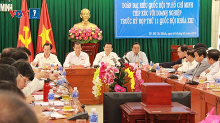 Chủ tịch nước Trương Tấn Sang tiếp xúc cử tri quận 4 và các doanh nghiệp, hiệp hội ngành nghề đang hoạt động kinh doanh tại thành phố Hồ Chí Minh (Thời sự chiều 4/3/2016)