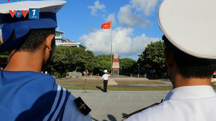 Đại biểu Quốc hội mong muốn Chính phủ trong nhiệm kỳ sắp tới nỗ lực hơn với vấn đề bảo vệ chủ quyền Quốc gia (8/4/2016)