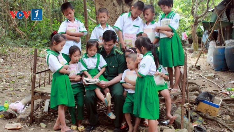 Biển đảo Việt Nam ngày 03/9/2014: Tình cảm quân dân trên đảo Hòn Chuối.