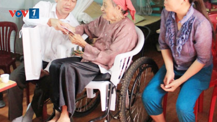 Quốc hội với cử tri ngày 28/7/2014: Thực hiện đạo lý uống nước nhớ nguồn và yêu cầu hoàn thiện chính sách với người có công