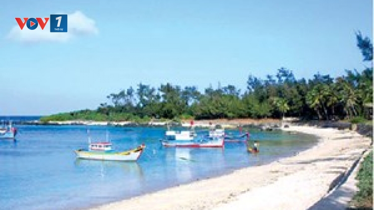 Thời sự trưa ngày 03/7/2014: Thăm cán bộ và nhân dân huyện đảo Phú Quý, tỉnh Bình Thuận, Tổng Bí thư Nguyễn Phú Trọng đề nghị: Đồng thời với sản xuất phải nghĩ tới nhiệm vụ bảo vệ Tổ quốc, giữ gìn an ninh trật tự, an toàn xã hội trong nội địa song cũng phải giữ gìn độc lập, chủ quyền, toàn vẹn lãnh thổ.