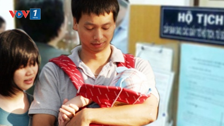 Thời sự đêm ngày 02/8/2014: Sẽ thực hiện đăng ký khai sinh, thường trú, cấp thẻ bảo hiểm y tế cho trẻ em dưới 6 tuổi trong 1 lần và cùng 1 nơi