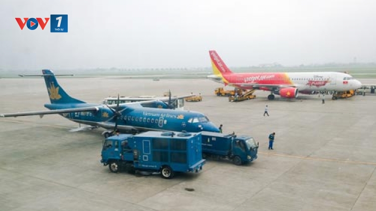 Thời sự đêm ngày 26/7/2014: Cục Hàng không Việt Nam đã cấm các máy bay cất và hạ cánh khi thời tiết không cho phép